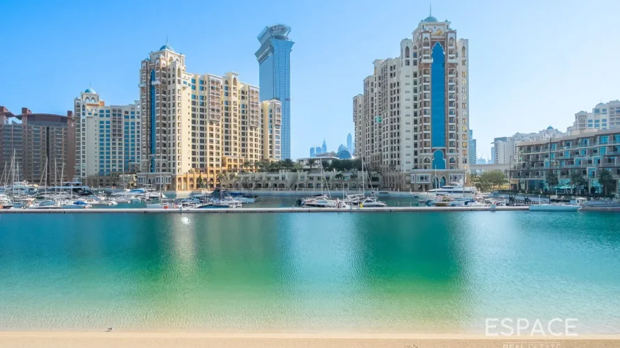 4 bedrooms villa for sale, Palm Jumeirah, Dubai, UAE No. 3006 № 1
