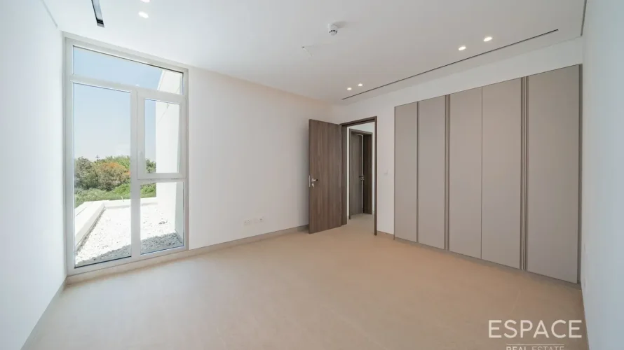 5 bedrooms villa for sale, Jumeirah Park, Dubai, UAE No. 2963 № 8