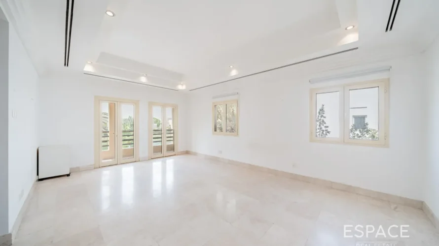4 bedrooms villa for sale, Meadows, Dubai, UAE No. 2974 № 1