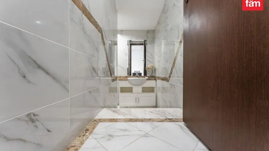5 bedrooms villa for sale, Dubai, UAE No. 2706 № 1