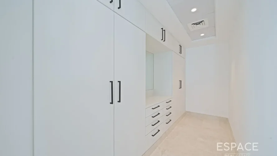 4 bedrooms villa for sale, Meadows, Dubai, UAE No. 2986 № 7