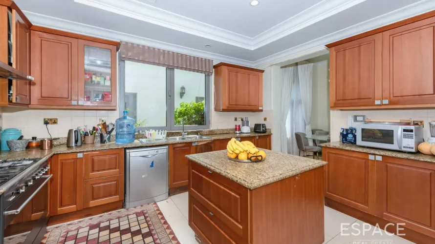 6 bedrooms villa for sale, Palm Jumeirah, Dubai, UAE No. 3002 № 13