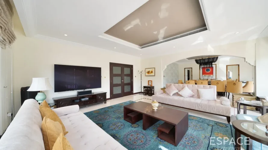 4 bedrooms villa for sale, Palm Jumeirah, Dubai, UAE No. 3006 № 16