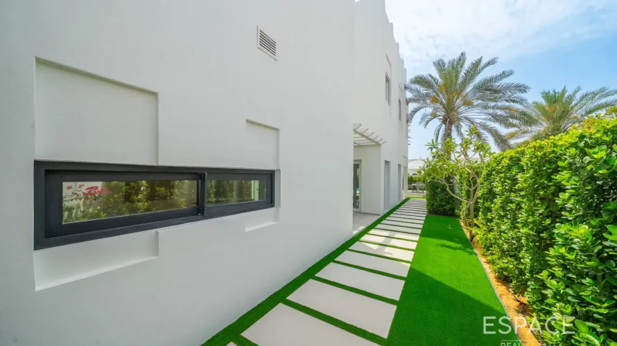 4 bedrooms villa for sale, Meadows, Dubai, UAE No. 2986 № 1