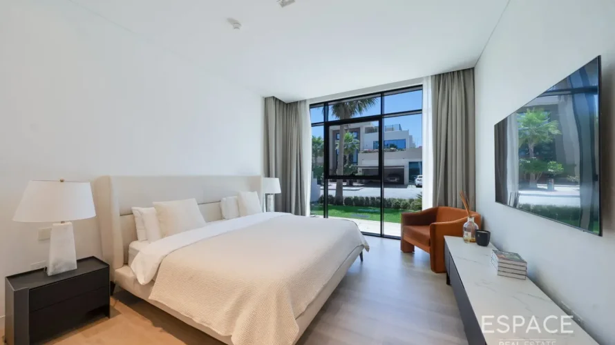 6 bedrooms villa for sale, Palm Jumeirah, Dubai, UAE No. 2977 № 15