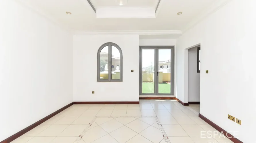 4 bedrooms villa for sale, Palm Jumeirah, Dubai, UAE No. 2985 № 6