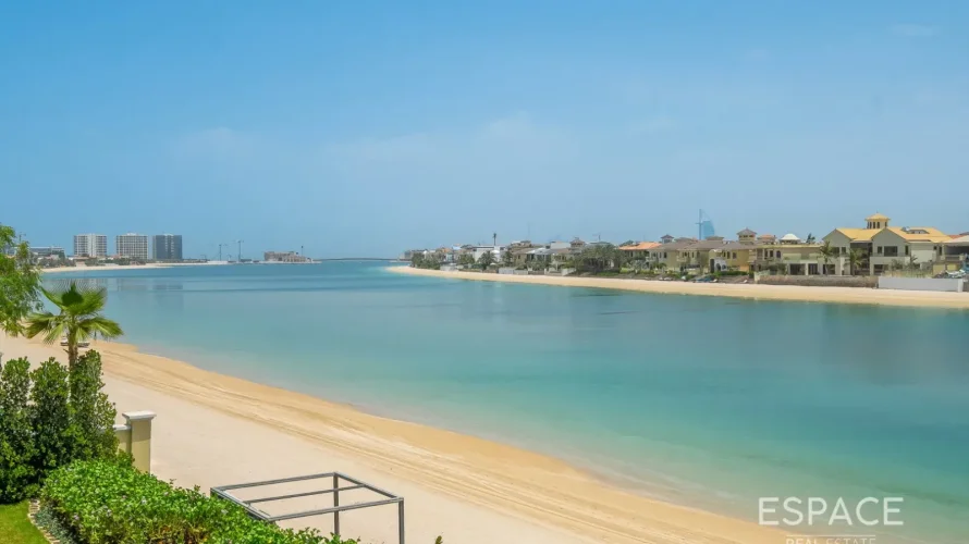 4 bedrooms villa for sale, Palm Jumeirah, Dubai, UAE No. 3019 № 16