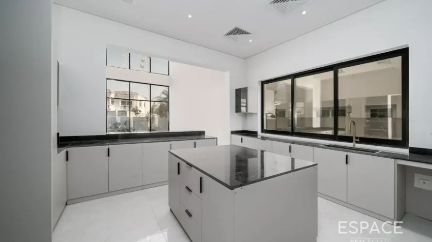 6 bedrooms villa for sale, Jumeirah Park, Dubai, UAE No. 3009 № 15