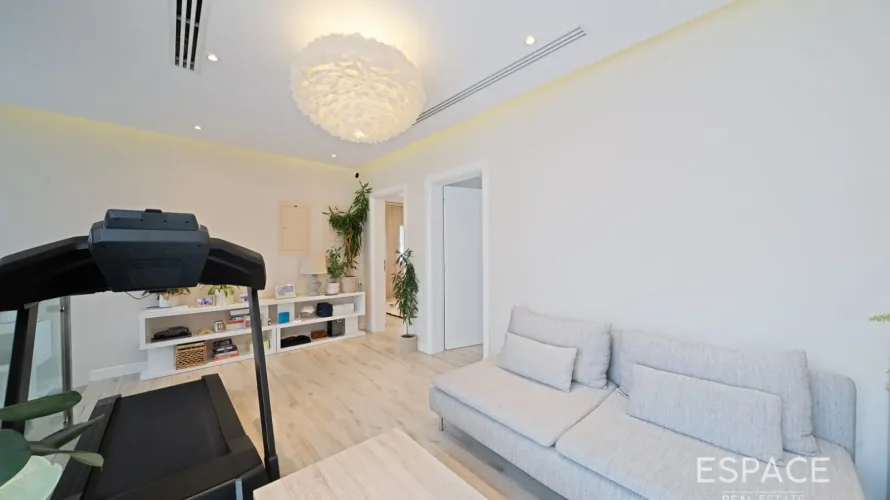 5 bedrooms villa for sale, Meadows, Dubai, UAE No. 2978 № 8