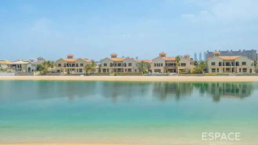 4 bedrooms villa for sale, Palm Jumeirah, Dubai, UAE No. 3019 № 2