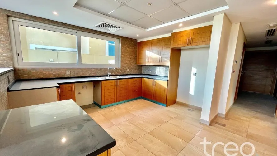 4 bedrooms villa for sale, Legacy, Jumeirah Park, Dubai, UAE No. 3665 № 6