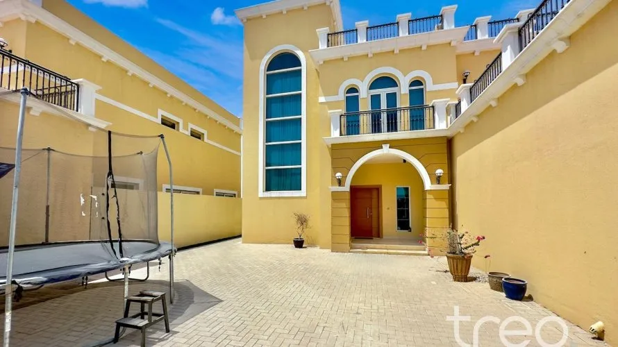 4 bedrooms villa for sale, Legacy, Jumeirah Park, Dubai, UAE No. 3665