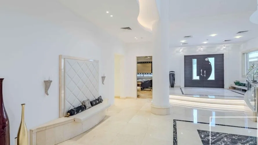 7 bedrooms villa for sale, Emirates Hills, Dubai, UAE No. 3968 № 11