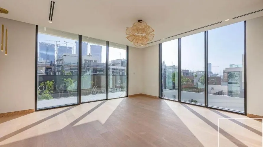 5 bedrooms villa for sale, Dubai, UAE No. 3873
