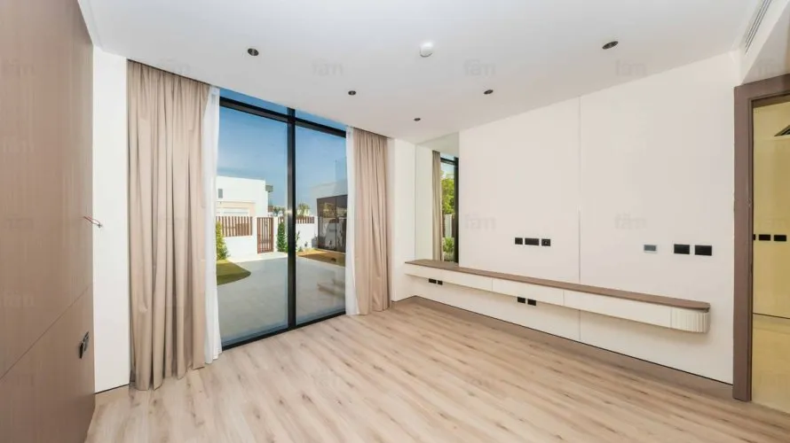 4 bedrooms villa for sale, Dubai, UAE No. 4008 № 6